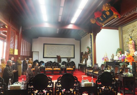 律师-癸巳年四月十五圆通禅林等寺院结夏安居礼请道慈大和尚为依止律师