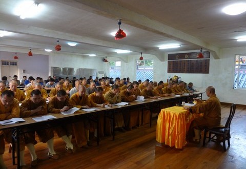 佛教-慧济禅寺组织全体僧众、职工学习《普陀山佛教协会人事管理暂行规定》