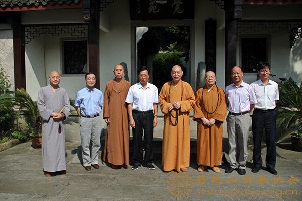 王辉忠-省委副书记王辉忠一行莅临浙江省佛协调研