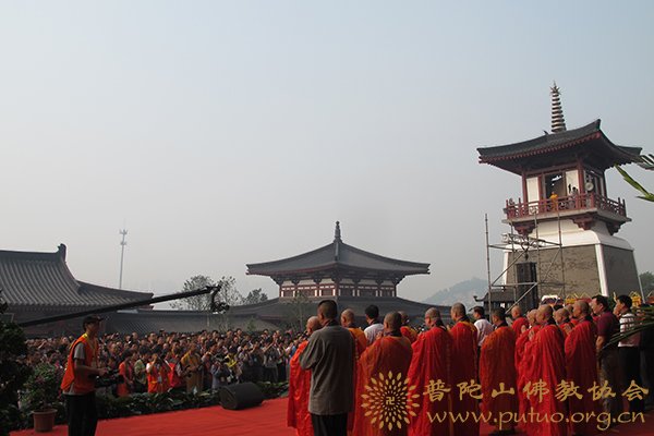 佛教-道慈大和尚应邀赴河北唐山出席大唐兴国禅寺大雄宝殿落成圣像开光法会