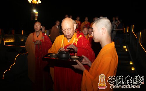 佛教-道慈会长出席2013中国（奉化）雪窦山弥勒文化节开幕式暨“会启龙华”大型佛教祈福法会
