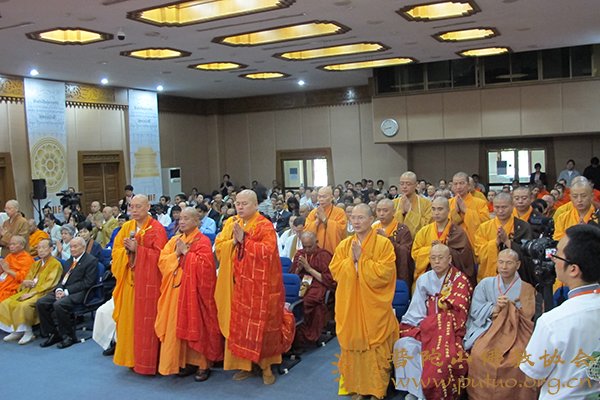 佛教-中国佛教代表团应邀赴泰进行友好访问参加泰僧王颂得帕耶纳桑文座下百岁华诞庆典大会