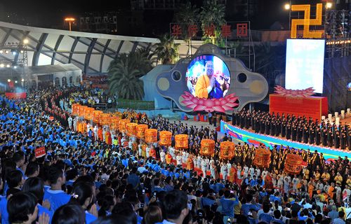 佛教-道慈大和尚应邀出席深圳2013年万众普佛供灯祈福大典