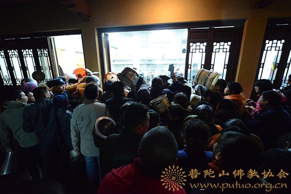 腊八节-癸巳年腊八节普济禅寺隆重举行施粥活动