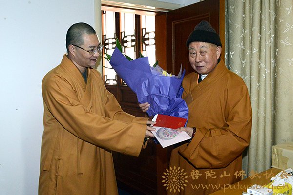 佛教-佛协领导为咨议委副主席普净长老庆祝78岁生日