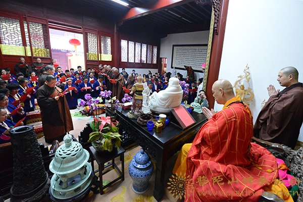 佛教-道慈大和尚为来自全国各地百余位信众授集体皈依