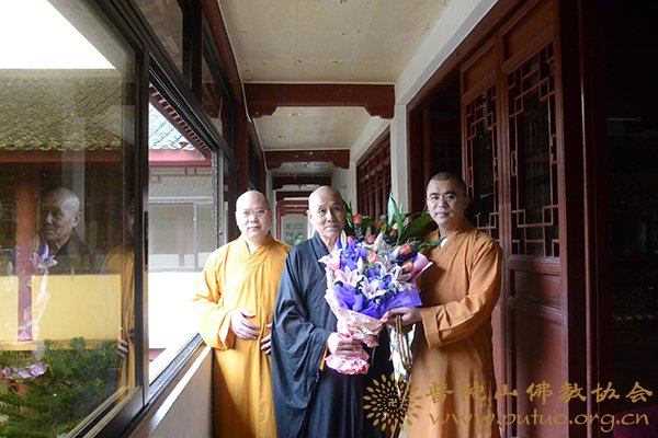 佛教-佛协委派代表赴杨枝禅院慰问静清、印全长老生日
