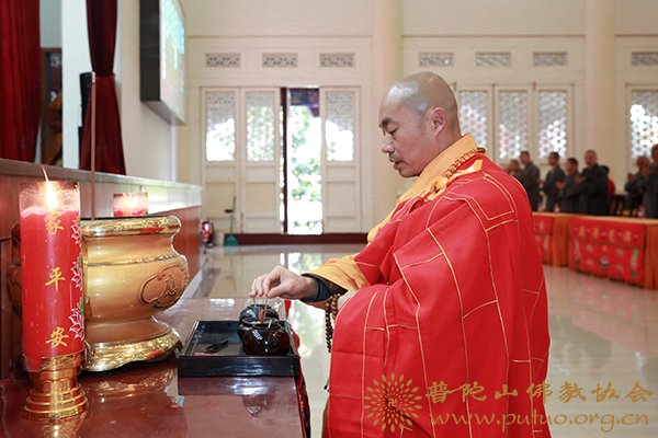 佛学-宽度法师应邀于宝陀讲寺作《阿弥陀佛救度十方众生的心履历程》佛学专题讲座