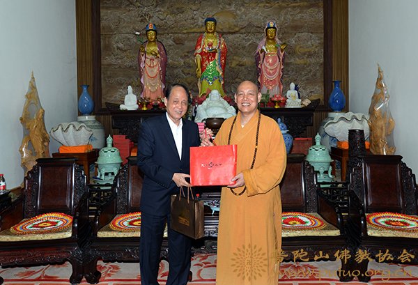 佛教-台湾海基会董事长林中森先生一行莅临普陀山