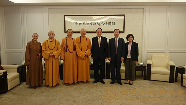 南海观音-“南海观音 慈应宝岛”宝像奉安台湾离岛活动在高雄宏法寺隆重举行