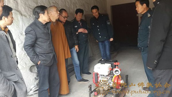 佛协综治办会同宗教部门进行寺院冬季防火检查