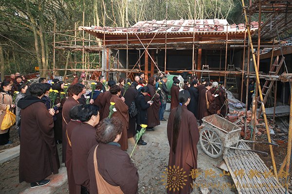 佛教-普陀山佛教协会举行上道下生长老灵骨安奉法会