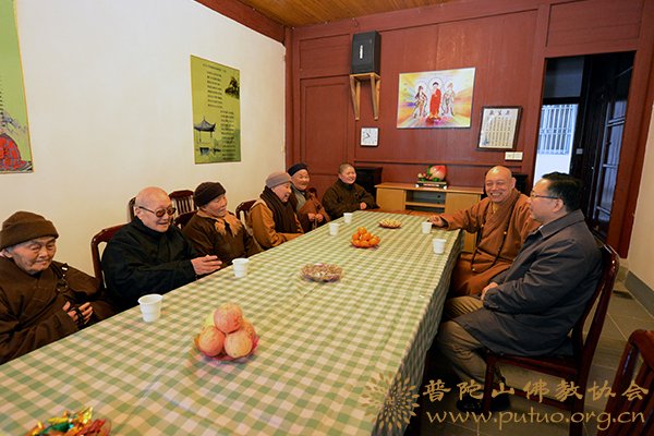 普陀山-舟山市市委统战部忻海平部长一行新春慰问普陀山