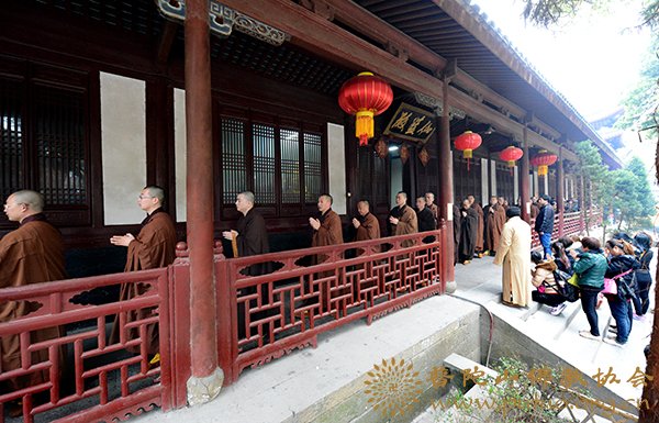 佛教-普陀山佛教协会全山执事第二十六期共修观音七法会举行熏坛