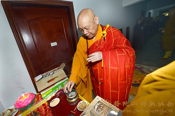 佛教-会长道慈大和尚恭迎慧济禅寺演昌法师出关