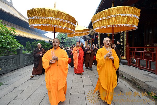 四月初八-戊戌年四月初八佛诞日普济禅寺隆重举行浴佛法会