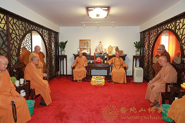 佛教-会长道慈大和尚一行赴佛教颐养堂、普陀山敬老院进行端午节慰问