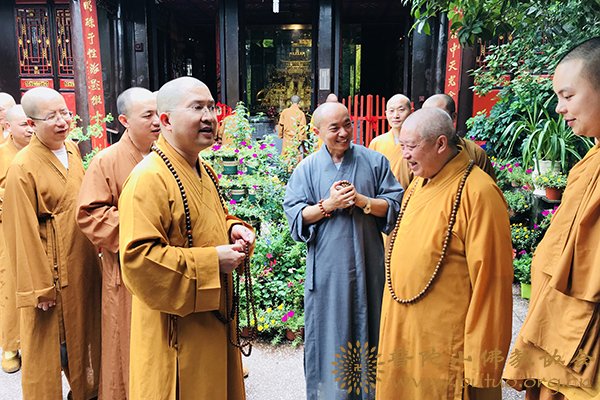 佛教-普陀山佛教协会副会长信光法师率佛协第四组参学团赴四川参访交流