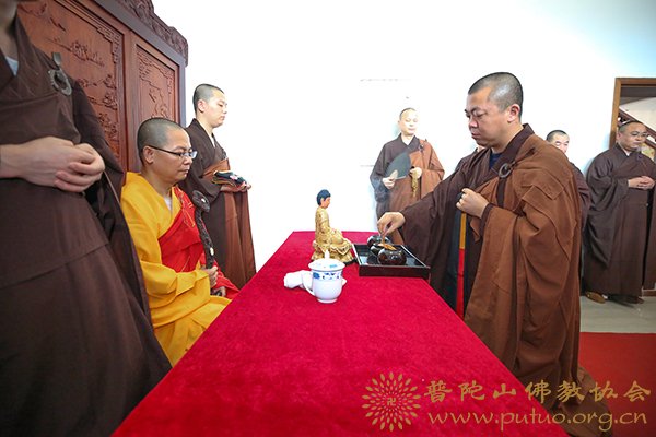佛教-续圣法师应邀于宝陀讲寺作《浅析佛教产生的社会历史背景》佛学专题讲座