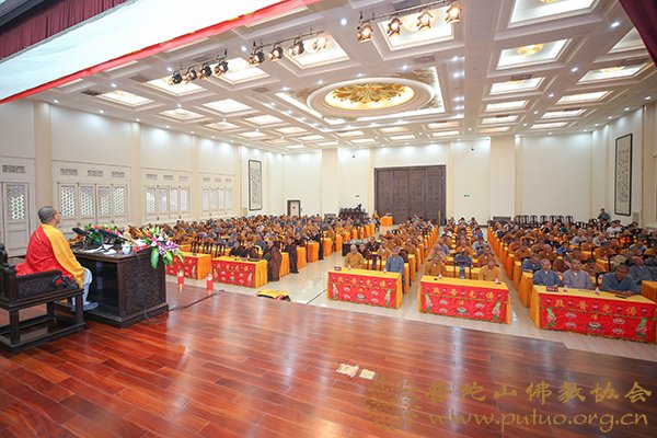 佛教-续圣法师应邀于宝陀讲寺作《浅析佛教产生的社会历史背景》佛学专题讲座