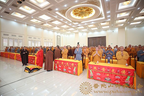 佛教-续圣法师应邀于宝陀讲寺作《浅析佛教产生的社会历史背景》佛学专题讲座