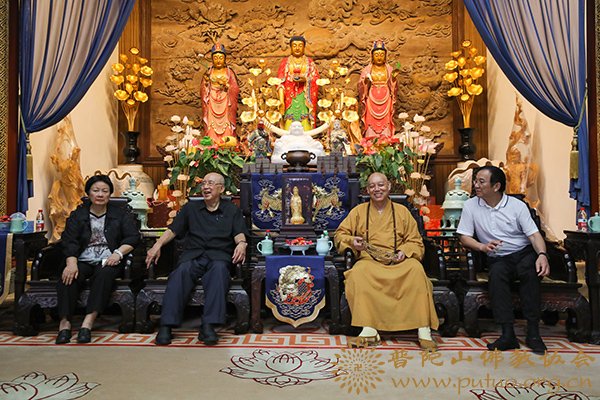 佛教-中国国民党前主席吴伯雄一行参访普陀山