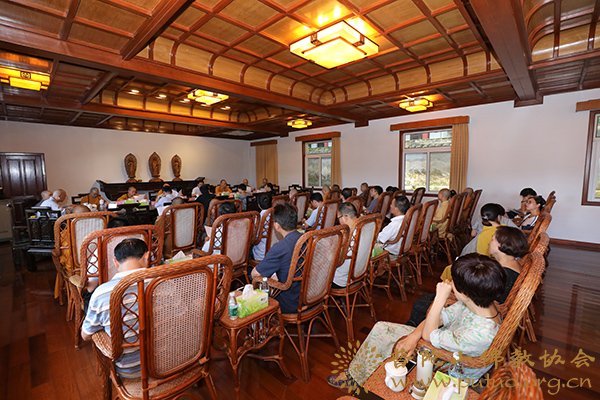 普陀山-普陀山佛教协会召开2018年度慈善工作座谈会