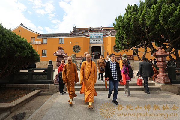 佛教-会长道慈大和尚一行赴全山各大寺院走访慰问