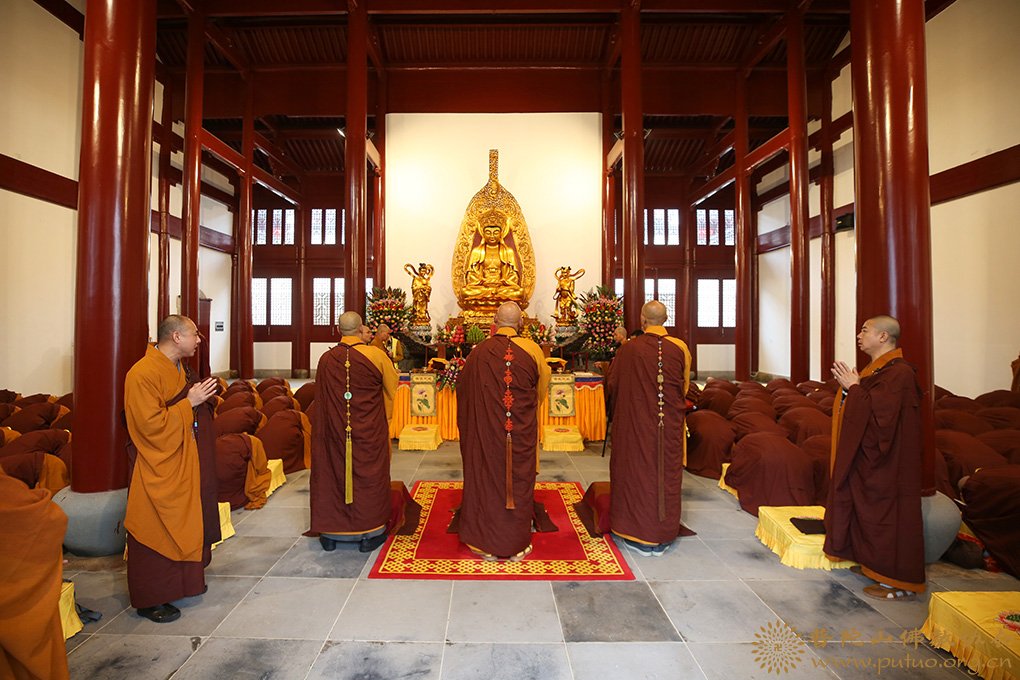 律师-普济禅寺（圆通禅林）戊戌年二部僧三坛大戒法会男众部举行正授沙弥戒