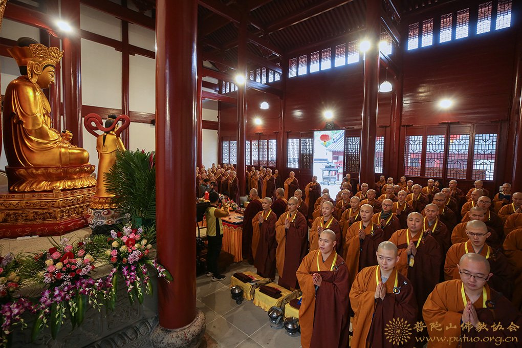 律师-普济禅寺（圆通禅林）戊戌年二部僧三坛大戒法会男众部举行正授沙弥戒
