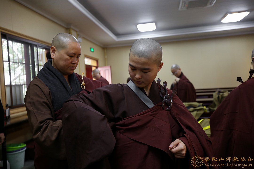 律师-普济禅寺（圆通禅林）戊戌年二部僧三坛大戒法会女众部举行正授本法