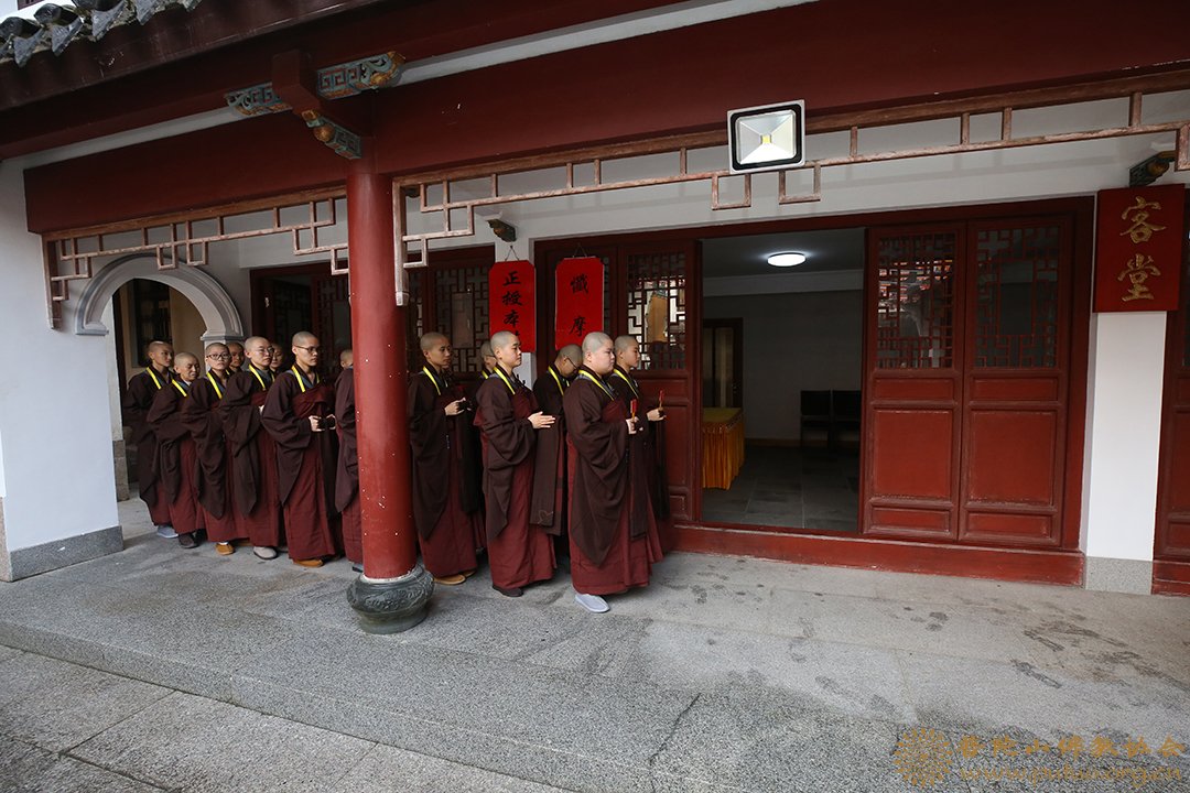 律师-普济禅寺（圆通禅林）戊戌年二部僧三坛大戒法会女众部举行正授本法