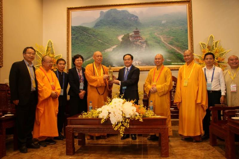 佛教-道慈大和尚率中国佛教代表团赴越南参加联合国卫塞节