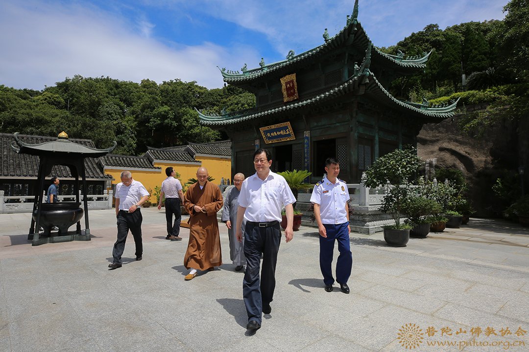 普陀山-市委常委、统战部部长王伟一行检查普陀山安全生产和消防安全工作
