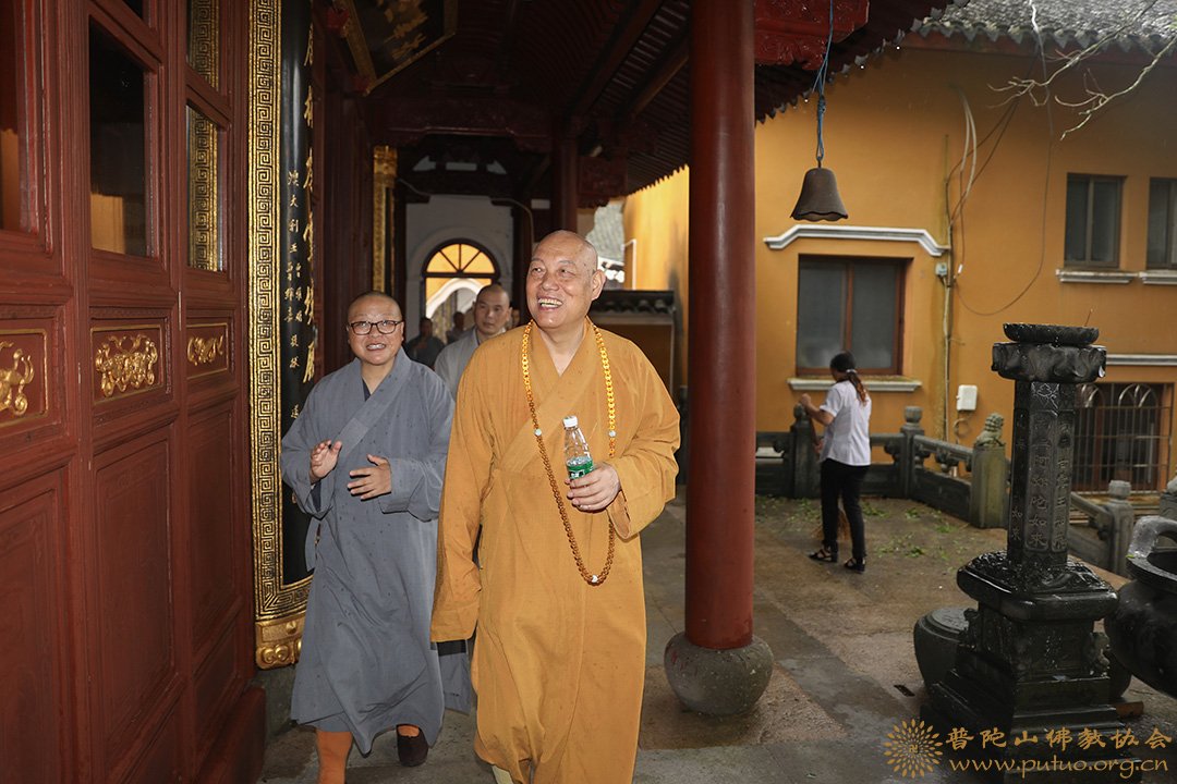 台风-会长道慈大和尚一行赴梵音古洞等寺院检查防台抗台工作