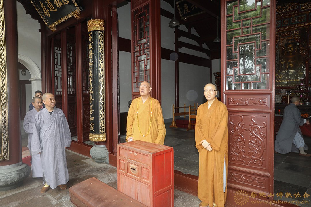 台风-会长道慈大和尚一行赴梵音古洞等寺院检查防台抗台工作