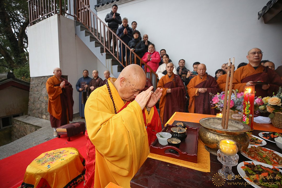 佛教-会长道慈大和尚为法雨禅寺仁辉法师送关