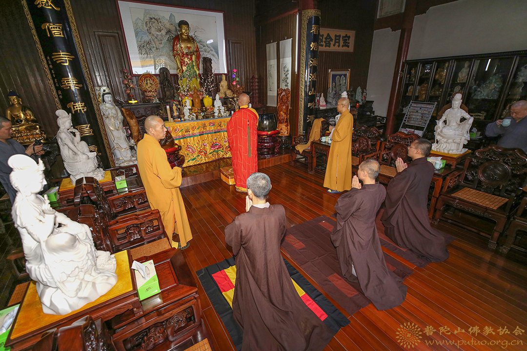 普陀山-佛欢喜日 普陀山慧济禅寺举行净人出家剃度法会