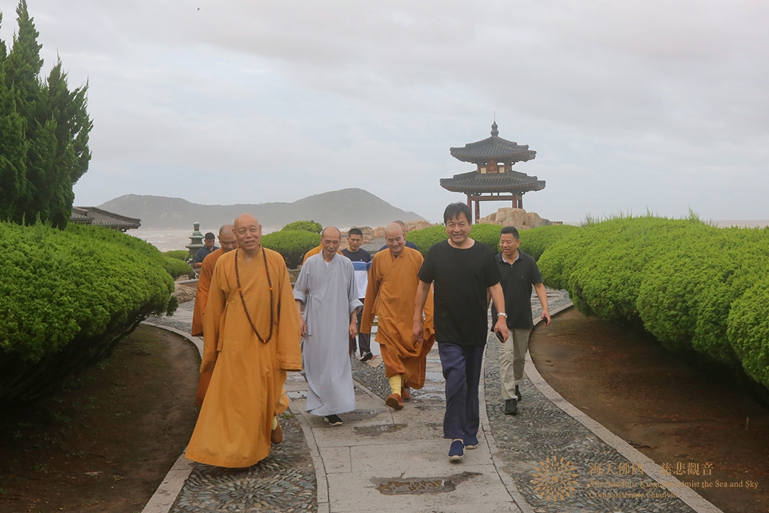 普陀山-普陀山佛教协会召开全山寺院(单位)六月十九香会期安全防疫暨抗台防汛工作会议 普陀山-普陀山佛教协会召开全山寺院(单位)六月十九香会期安全防疫暨抗台防汛工作会议