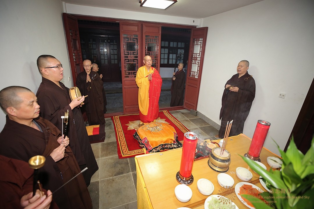 佛教-会长道慈大和尚为悦岭禅院传心法师送关