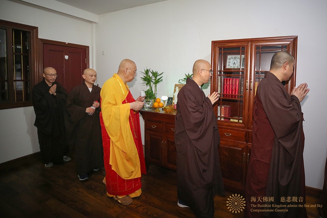 佛教-会长道慈大和尚为悦岭禅院传心法师送关