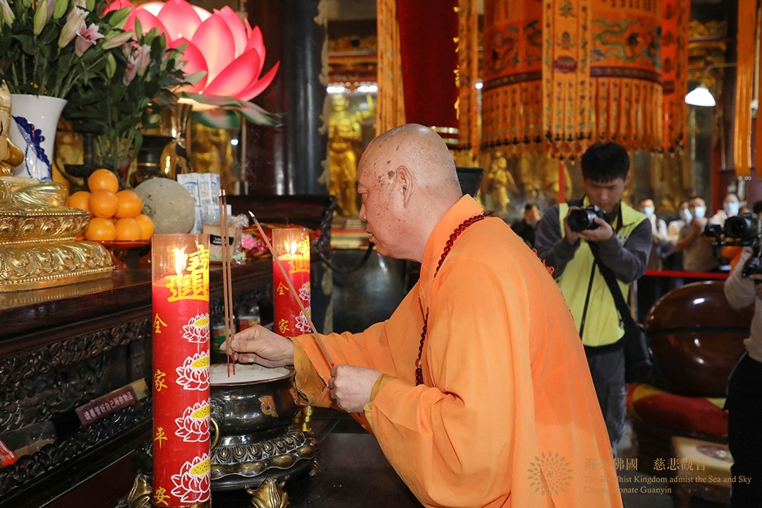 佛教-会长道慈大和尚带领普济禅寺大众朝礼佛顶