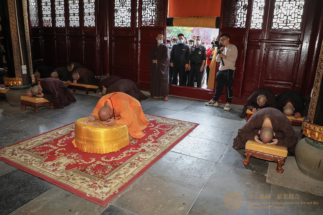 佛教-会长道慈大和尚带领普济禅寺大众朝礼佛顶
