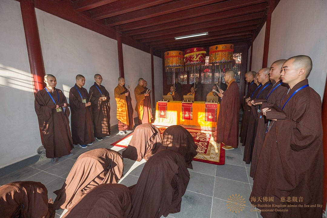 律师-普陀山普济禅寺辛丑年传授三坛大戒举行正授沙弥戒