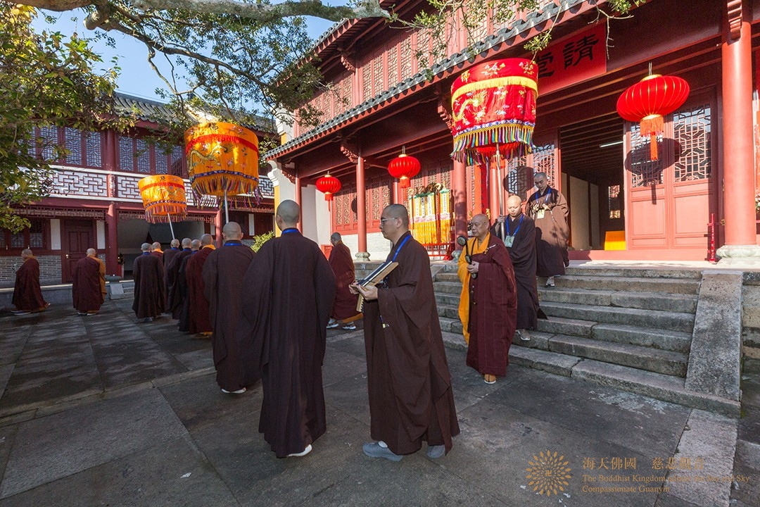 律师-普陀山普济禅寺辛丑年传授三坛大戒举行正授沙弥戒