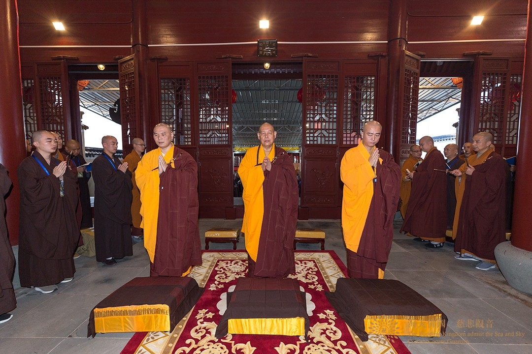 律师-普陀山普济禅寺辛丑年传授三坛大戒举行正授沙弥戒