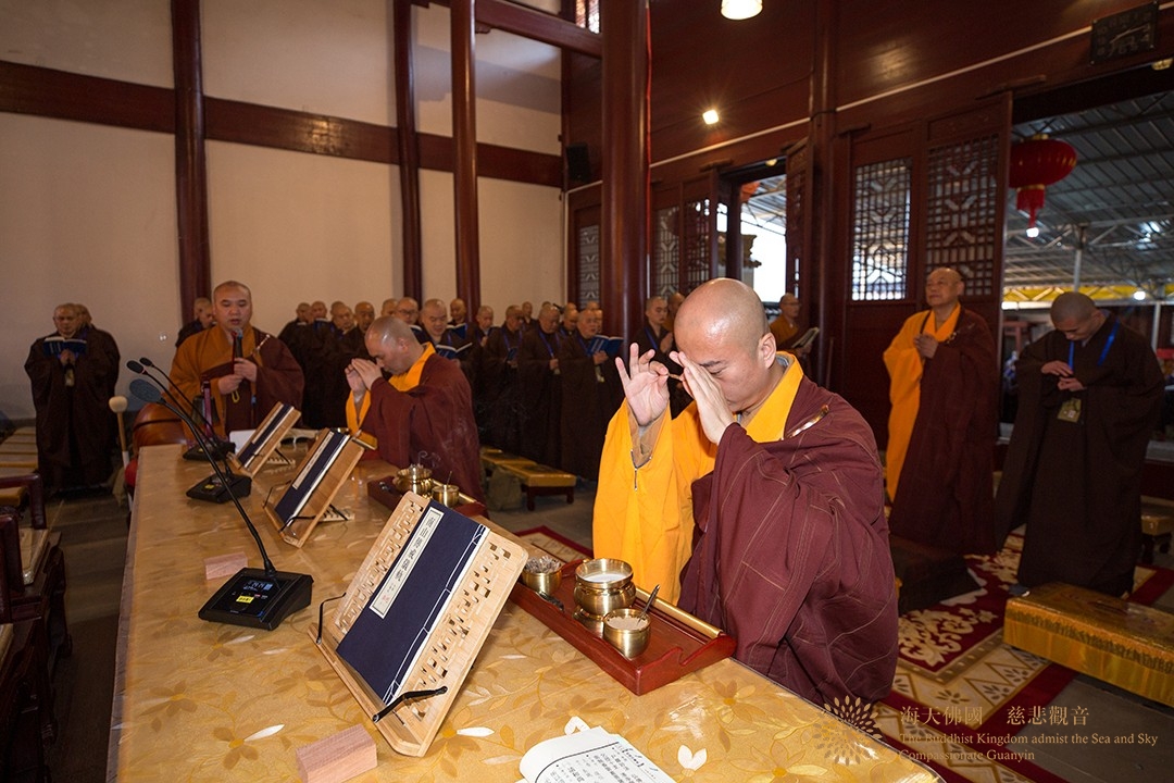 律师-普陀山普济禅寺辛丑年传授三坛大戒举行正授沙弥戒