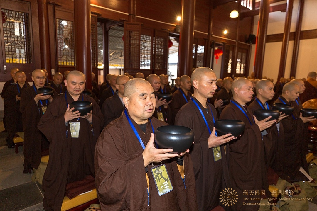 律师-普陀山普济禅寺辛丑年传授三坛大戒举行正授沙弥戒