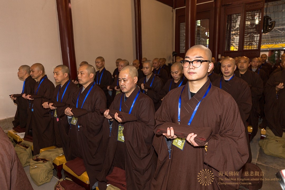 律师-普陀山普济禅寺辛丑年传授三坛大戒举行正授沙弥戒