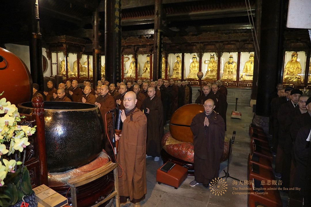 普陀山-普陀山普济禅寺举行抗疫祈福法会